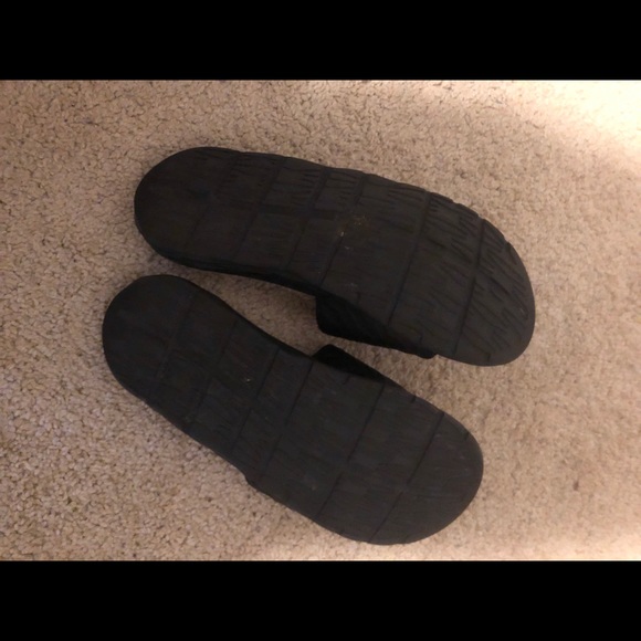 Nike Slides - Picture 2 of 3